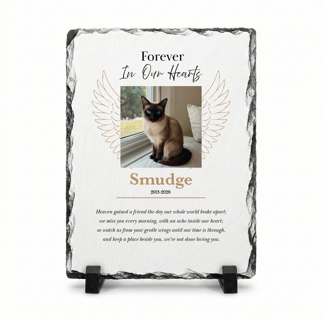Angel wings memorial plaque in natural slate, 15x20cm small rectangle, with a Siamese cat named Smudge on a stand